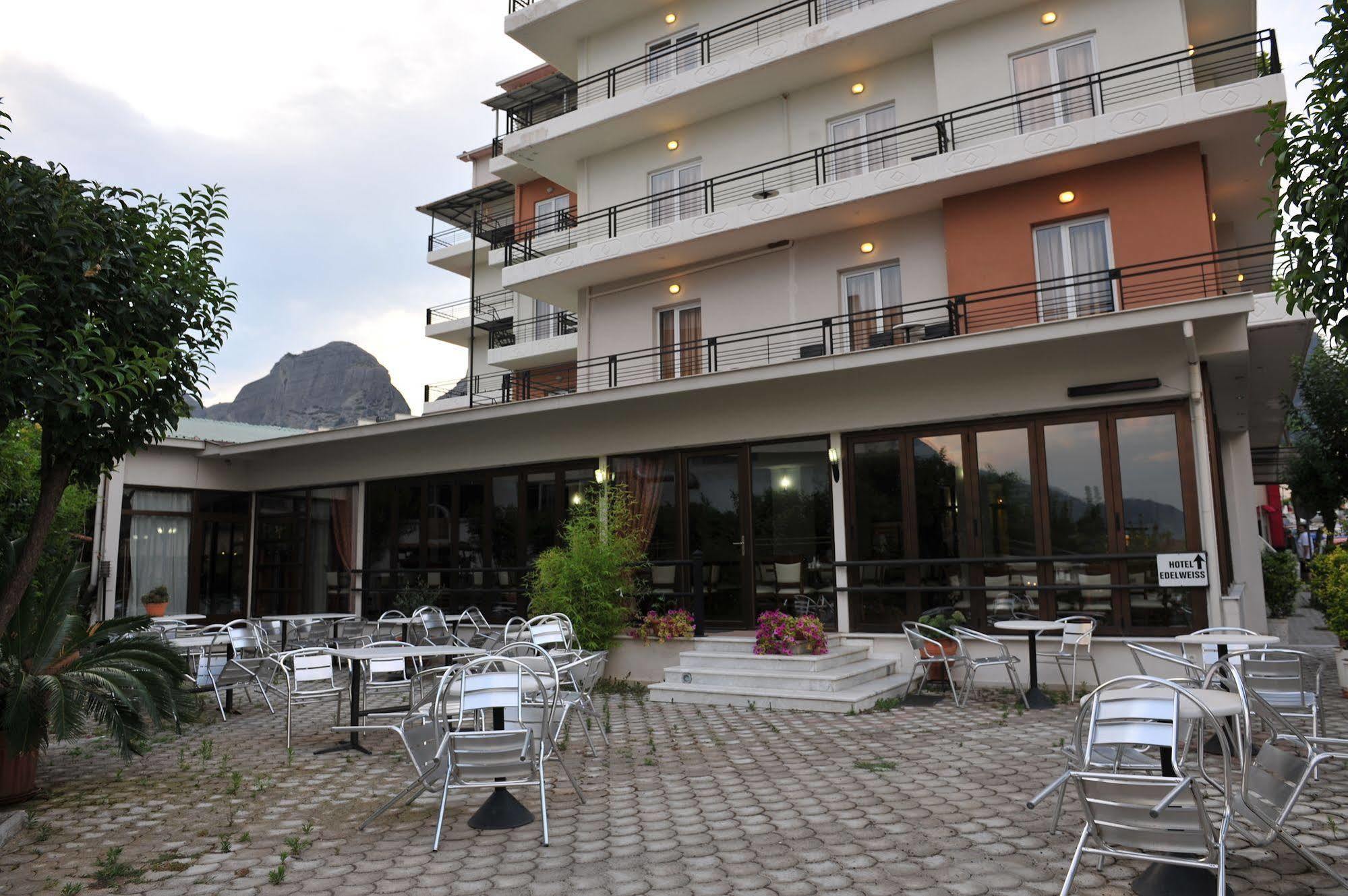 Hotel Edelweiss Kalambaka Bagian luar foto